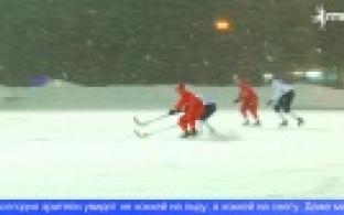 Хоккеисты "Уральского трубника" провели матч с командой "Строитель"