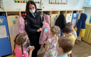 В детском саду провели мастер-класс от сотрудников ГИБДД