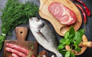 В Свердловской области начала работу горячая линия по качеству и безопасности мясной и рыбной продукции