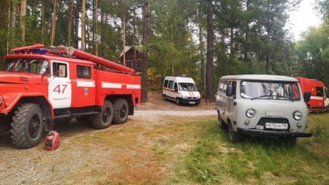 В районе озера Глухое бушует лесной пожар