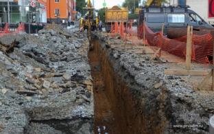 Сегодня сотрудники «Водоканала» приступили к замене сетей на участке от площади Победы до улицы Физкультурников