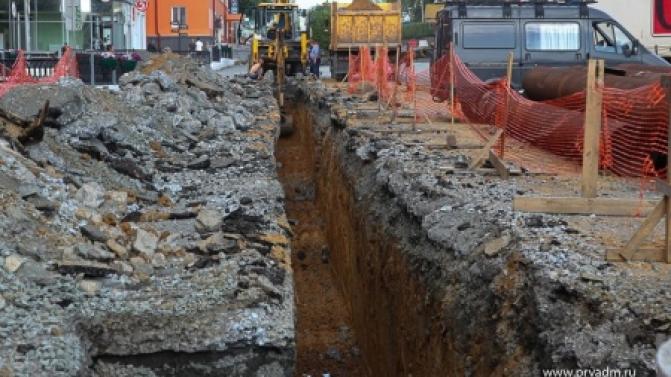 Сегодня сотрудники «Водоканала» приступили к замене сетей на участке от площади Победы до улицы Физкультурников