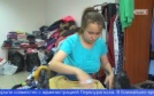 Часть вещей, собранных в специальные контейнеры, волонтеры передали в храм