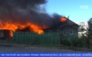 Серьезный пожар произошел в частном секторе Первоуральска