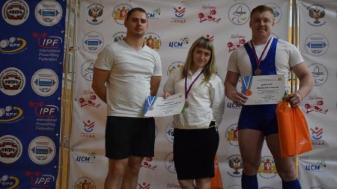 Первоуральские спортсмены заняли призовые места на областном турнире по классическому пауэрлифтингу