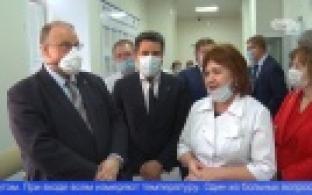 Областные власти посетили первоуральские поликлиники