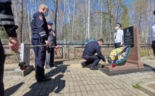 Сотрудники ГИБДД почтили память Героя Советского Союза Павла Пономарева