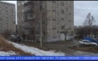 Жителей многоэтажки топит из-за прохудившейся крыши