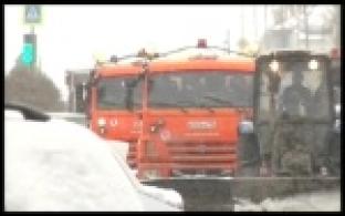 Коммунальные службы устраняют последствия снегопадов