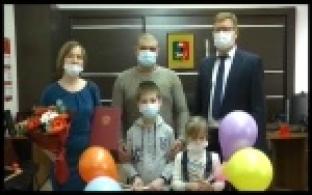 Семья из Битимки получила сертификат на строительство дома