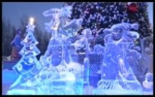 Главная новогодняя елка Первоуральска начала свою работу