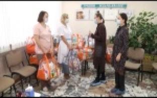 В центре "Семья" собрали наборы для будущих мам, отказавшихся от аборта