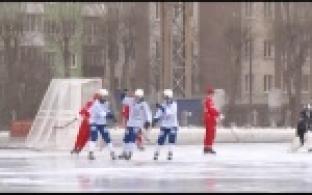 Первую победу в сезоне одержали хоккеисты "Уральского трубника"