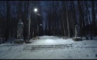 В Магнитском сквере установили уличные фонари