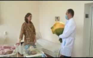 Жительницу Первоуральска поздравили с рождением двойни