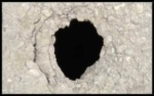 Яма глубиной больше метра образовалась на улице Советская