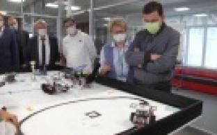 Губернатор Евгений Куйвашев посетил 21-й лицей