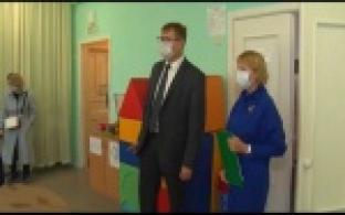 Глава города проверил готовность школ и детсадов после ремонта