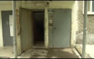 В доме на Вайнера регулярно топит подвал
