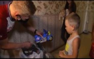 Боксер Марк Урванов помог первоуральским семьям с детьми