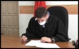 Административный арест получил первоуралец за отказ убирать тонировку