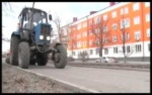 Коммунальные службы начали чистить улицы от пыли и грязи