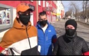 Первоуральцам раздавали многоразовые санитарные маски