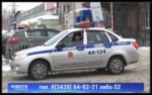 В Первоуральске дрифтеры устроили заезд на набережной пруда