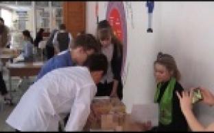 Первоуральские школьники соревновались в сборке конструктора