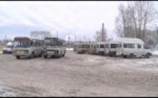 Первоуральцы жалуются, что в городе стало меньше автобусов