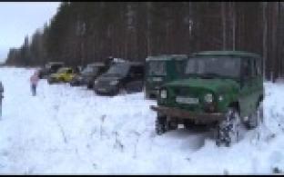Первоуральские автомобилисты сыграли в «Царь горы»