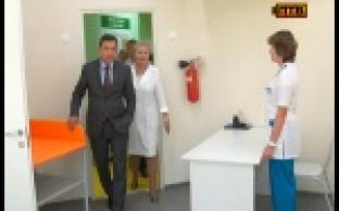 Евгений Куйвашев побывал в первоуральской поликлинике, в школе, встретился с коллективом ПНТЗ и юбиляром "Уральским трубником"