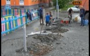 Чтобы дорога в школу стала безопасней в городе, вблизи образовательных учреждений, этим летом установили лежачие полицейские