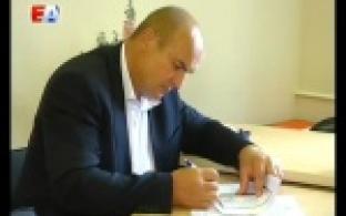 Глава Первоуральска представил свои документы в избирательную комиссию