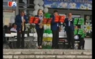 Оркестр "Серебряные трубы" дал уличный  концерт в центре Первоуральска