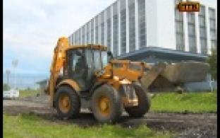 Около ледового дворца началась масштабная реконструкция