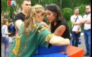 Устроили шоу мыльных пузырей, попробовали свои силы в конкурсе граффити и первенстве по армрестлингу