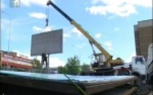 Красивее и надёжнее должны стать рекламные щиты Первоуральска