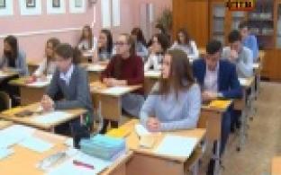 Более пятисот первоуральских выпускников 11-х классов сегодня сдавали ЕГЭ по математике