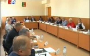 Голоса распределились поровну