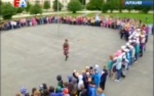 Провести летние каникулы с пользой в этом году смогут более двенадцати с половиной тысяч первоуральских школьников