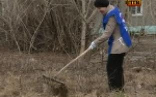 В Первоуральске продолжаются субботники