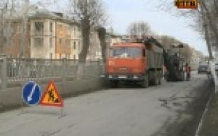 Городские дороги начали готовить к ямочному ремонту