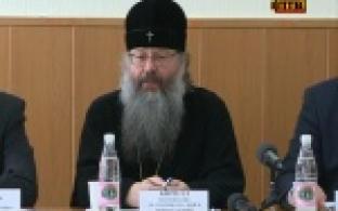 В честь празднования Пасхи сегодня в наш город прибыл митрополит Екатеринбургский и Верхотурский Кирилл