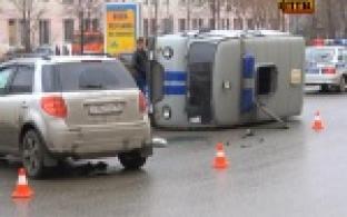 В центре Первоуральска произошло ДТП с участием полицейского УАЗИКа