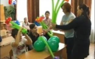 Юным первоуральцам рассказали, как лучше украсить торт и сделать открытку своими руками
