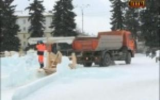 Ледовый городок на центральной площади возле ДК ПНТЗ демонтировали