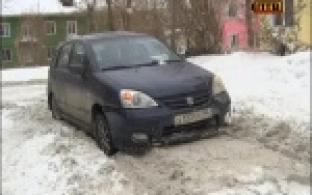 Быть осторожными сегодня призывают горожан коммунальщики