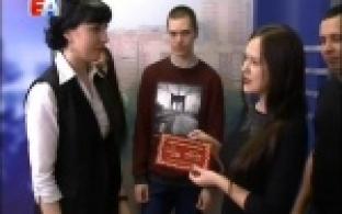 Почти полторы сотни фотографий сотрудники радиостанции "Свежий ветер" получили от своих слушателей