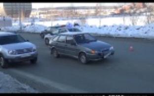 Подросток попал под колеса автомобиля на одной из центральных улиц Первоуральска